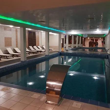 Spacious Luxury With Mountain View - Available Apartment *