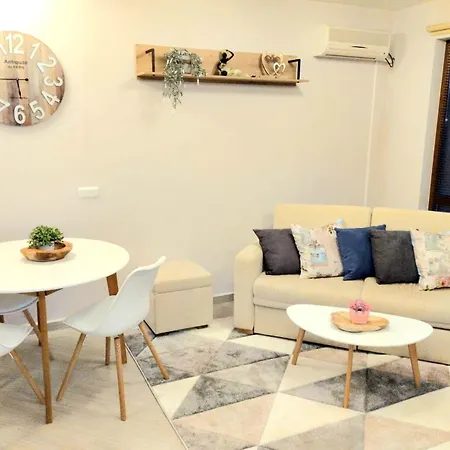 Spacious Luxury With Mountain View - Available Διαμέρισμα *