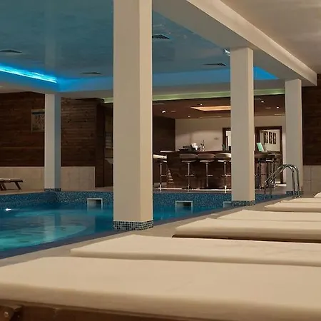 Spacious Luxury With Mountain View - Available 公寓 班斯科