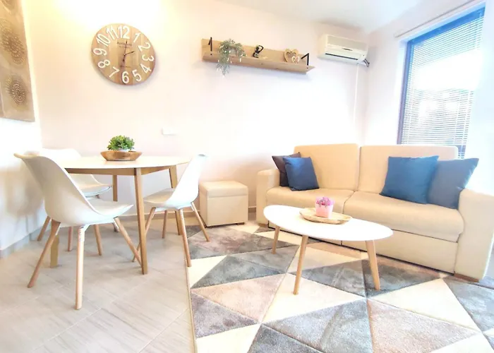 Spacious Luxury With Mountain View - Available * Bansko